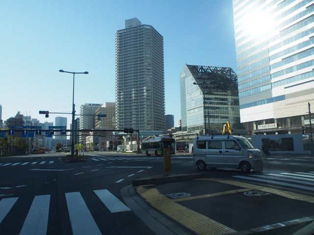 キッザニア東京隣の交差点
