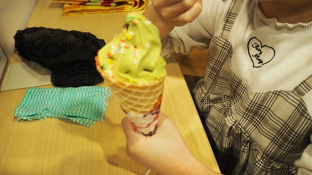 キッザニア東京ソフトクリームショップの期間限定の抹茶味